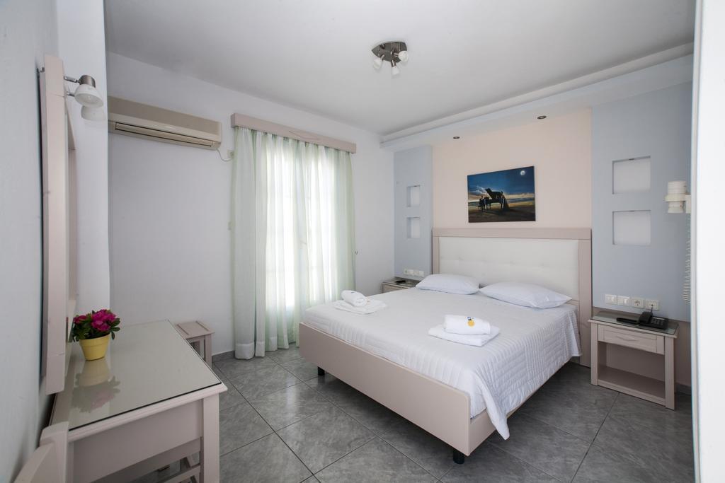 Ilion Hotel Naxos City ภายนอก รูปภาพ